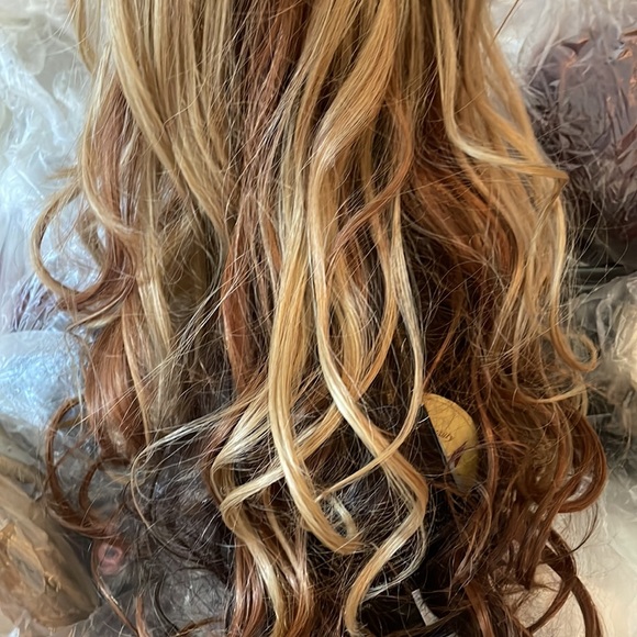 Fashion source synthetic hair wig - Picture 14 of 14